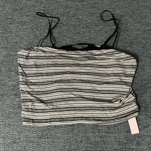 Victoria’s Secret Cropped Sleep Top size Large
